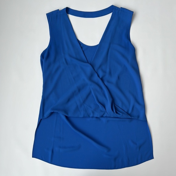 BCBGMAXAZRIA high/low sleeveless top - Picture 5 of 8